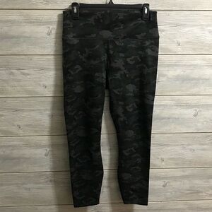 Women's Power Hold Black Camouflage Leggings